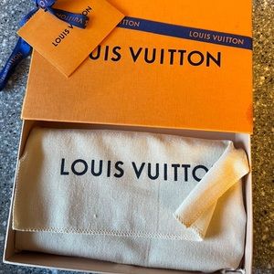 Louis Vuitton zippy Wallet